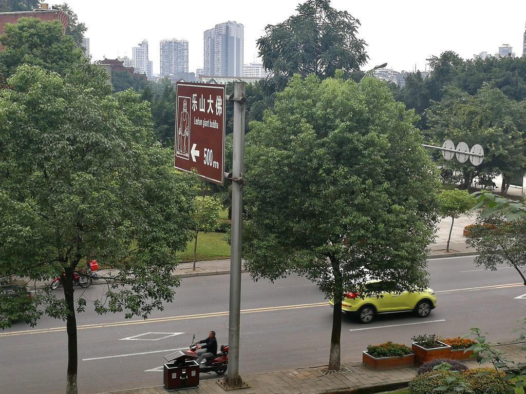 Peace Inn The Leshan Giant Buddha Branch Zewnętrze zdjęcie
